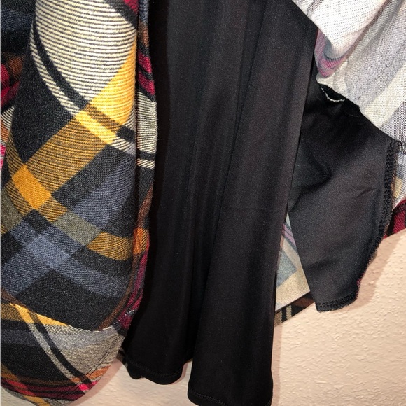 JH NWT. XL. Color Multi 27” Top /Bottom, 21” Armpit / Armpit Easy Flow,Pockets - Picture 4 of 8